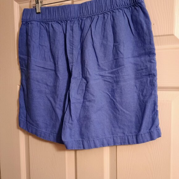 Womens Croft and Barrow Shorts, Blue, Sz M, 16.5", Hi Rise, NWOT - Picture 2 of 4